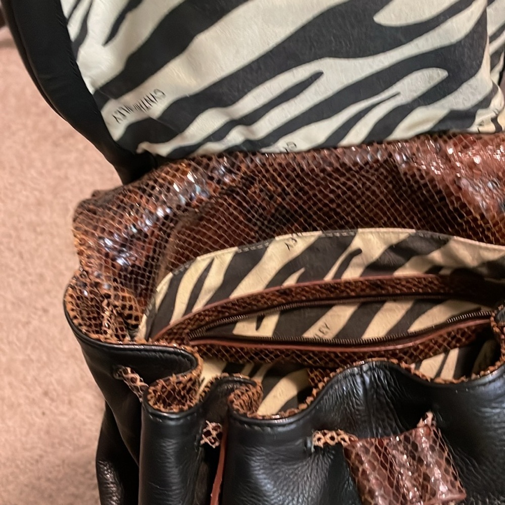Cynthia Rowley Shoulder Bag Backpack Black Brown Textured Animal Hide Boho - Picture 9 of 14